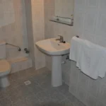 App Hotel Diana Pefkohori - Start Travel - kupatilo