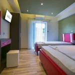 Vila-4-aeason-new-sarti-start-travel-1 soba