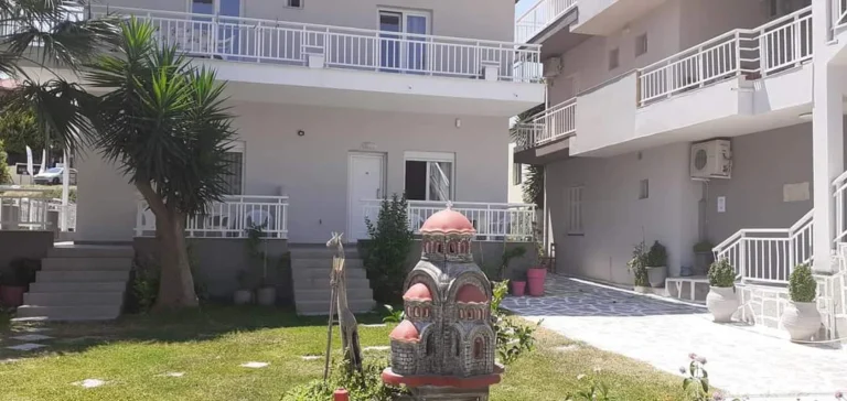 Vila Lakis - Polihrono - Start Travel zgrada