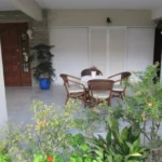 Vila-ana-nei-pori-start-travel-terasa sa garniturom za sedenje