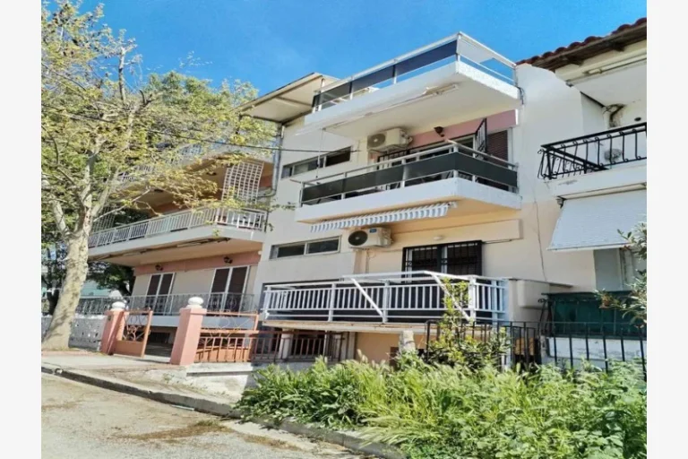 Vila Anti Nea Plagia