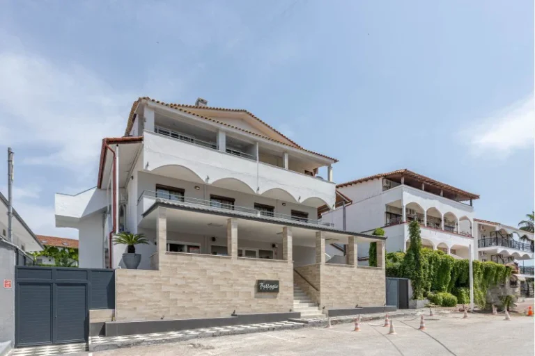 Vila-bellagio-blue-hanioti-start-travel-1-vila