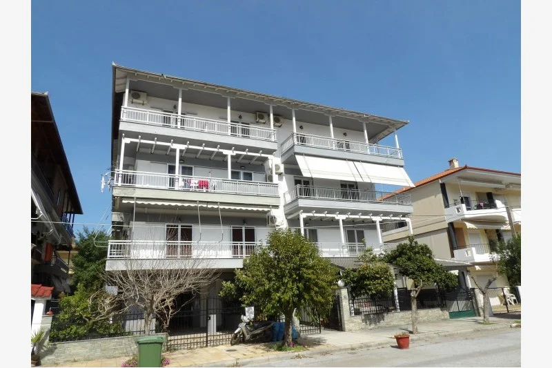 Vila-dimitris-nei-pori-start-travel-1-vila