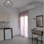 Vila-gatos-studios-asprovalta-start-travel-1 kuhinja