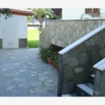 Vila-janis-polihrono-start-travel-1-dvoriste