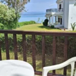 Vila-kolpos-polihrono-strat-travel-1-dvoriste