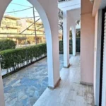 Vila-Partrik-Natali-Nei-Pori-Start-Tavel-dvoriste