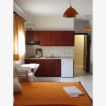 Vila-tsambika-nei-pori-start-travel-kuhinja