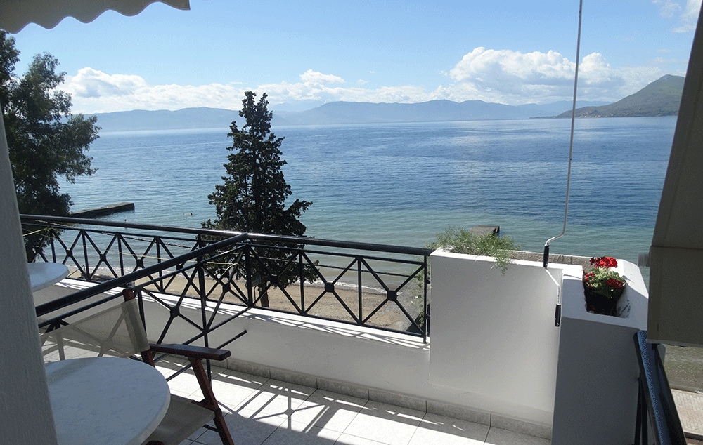 Vila Akton Evia Edipsos pogled sa terase