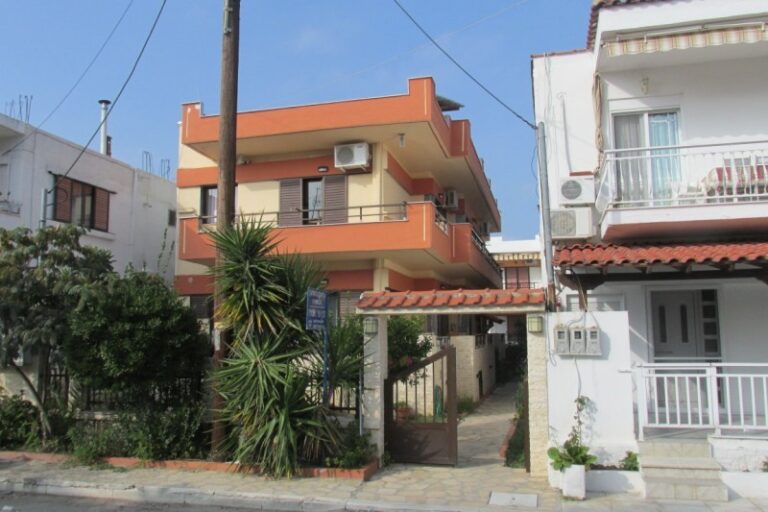 Vila George Sarti Start TRavel