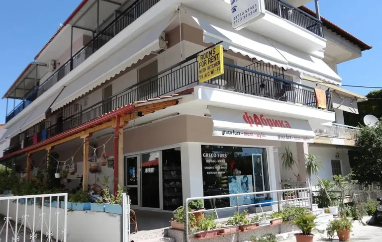 vila-greco-furs-hanioti-start-travel-1-vila
