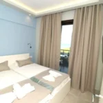 vila-janis-i-rania-polihrono-start-travel-soba