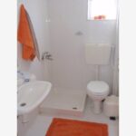 vila-natasa-valentino-polihrono-start-travel-kupatilo