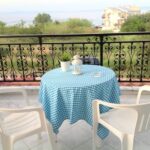 vila-natasa-valentino-polihrono-start-travel-terasa