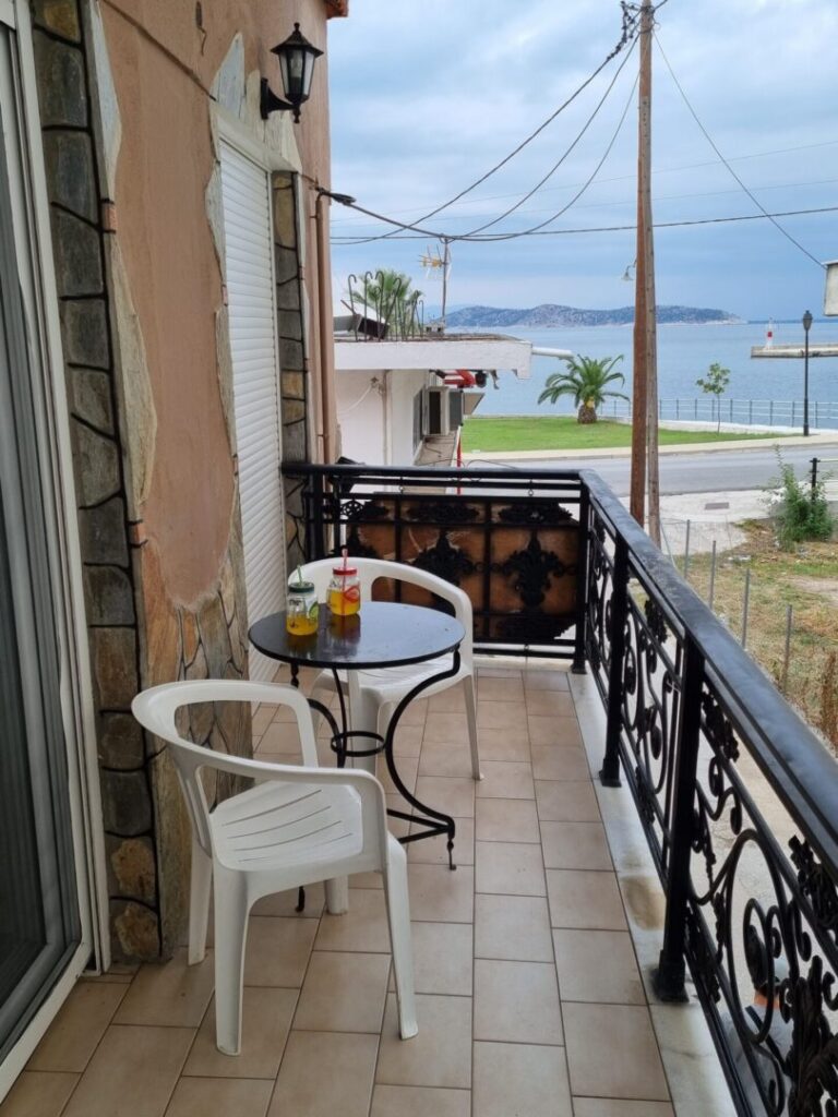 Vila V i N studios Limenas Start Travel Terasa