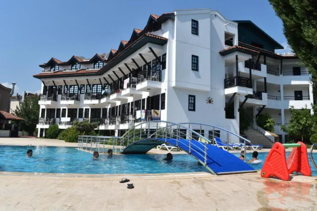Hotel Ares Dream 4*