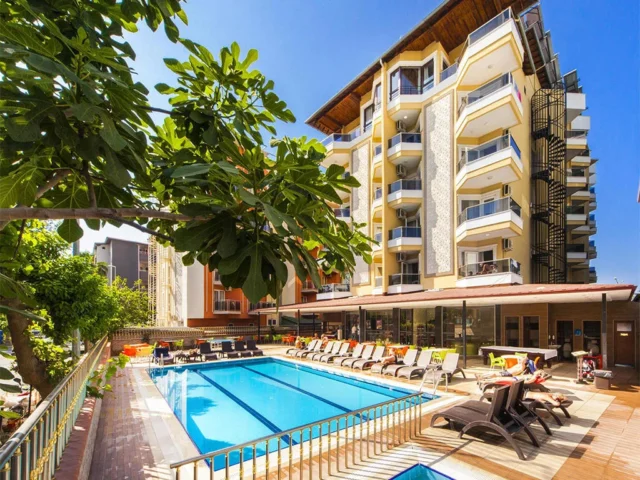 Hotel Kleopatra Ada Beach 4*