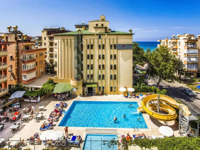 Hotel Kleopatra Beach 4*