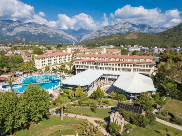 Hotel Queens Park Le Jardin 5*