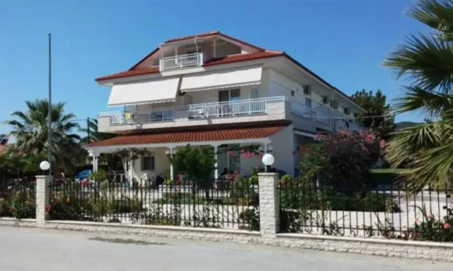 Vila Dimitris Apartments & Bungalows