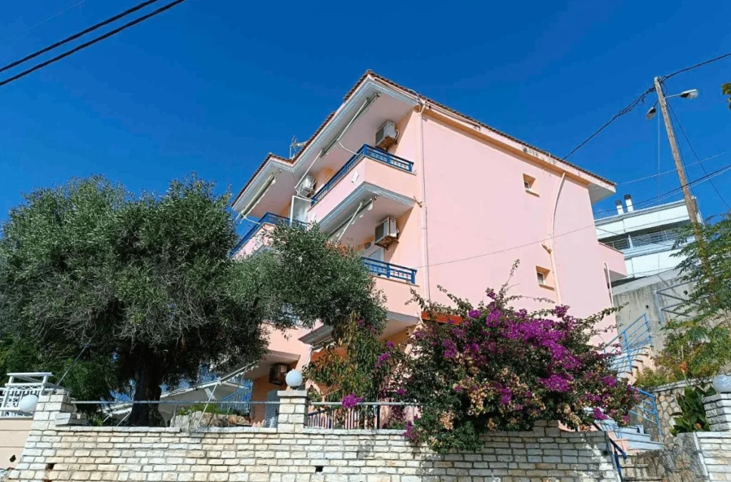 Vila Luiza Vrachos – Start Travel 16