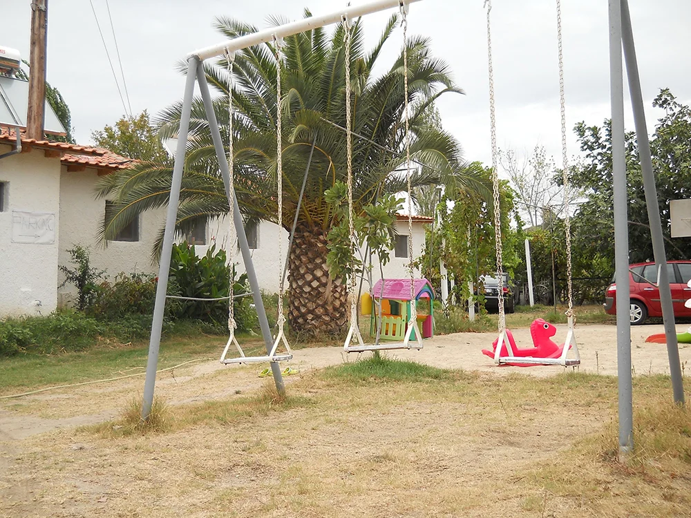 Vila Olga Bungalovi Toroni Start Travel-14 dvoriste