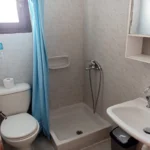 vila_bakos_parga_toalet_start-travel