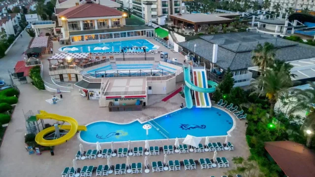 Hotel Clover Magic Seagate 5*