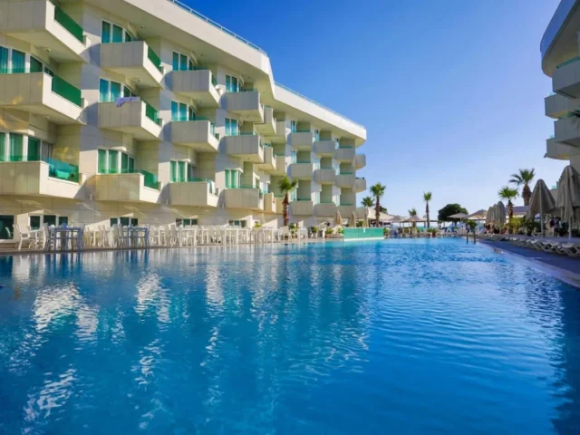 Hotel Dragut Point South 4*