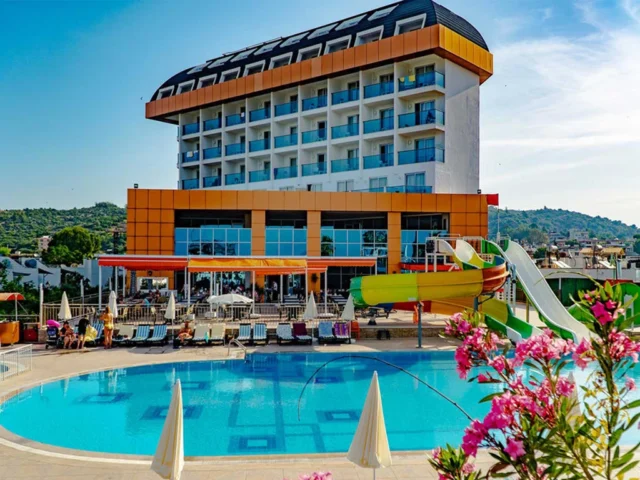 Hotel Throne Beach Resort 5*