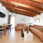 Vila Muses in blue Polihrono – Start Travel 10