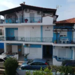 Vila Muses in blue Polihrono – Start Travel 15