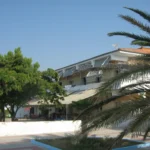 vila-liotrivi-beach-gerakini-10